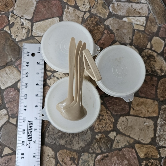 Vintage Tupperware Condiment Caddy with Serving Spoons and Seals Lids 757-3 - Picture 6 of 9